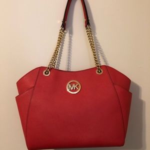 Michael Kors Jet Set Travel Chain Shoulder Tote